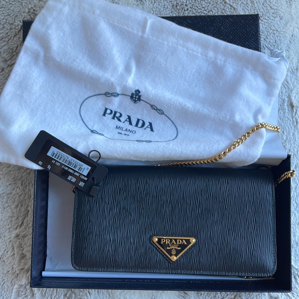 Prada Miniborse Black Vitello Move Leather Gold Chain Cross Body 1BP021 Bag